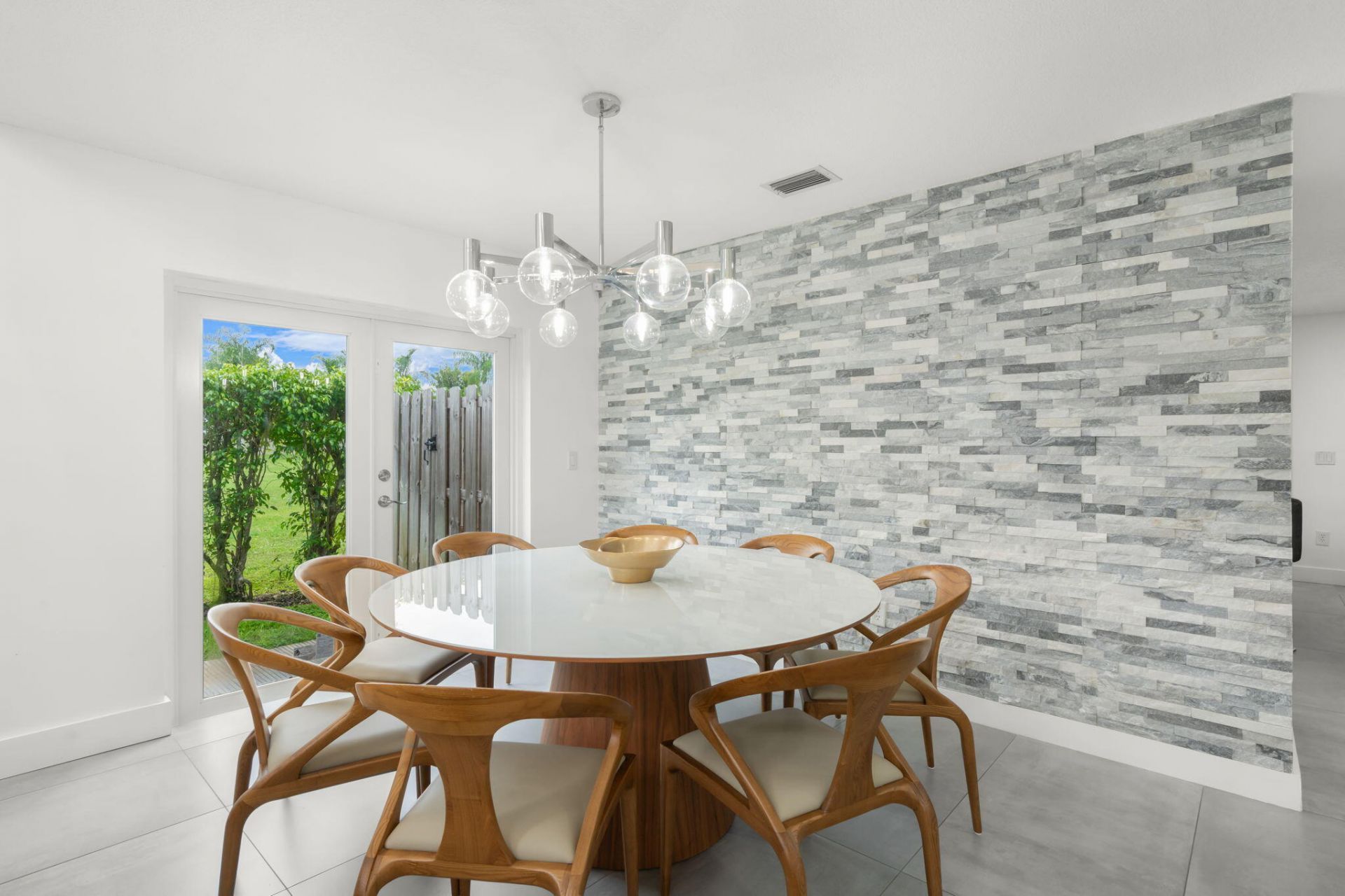 52 Gables Boulevard, Weston, FL 33326 Photo