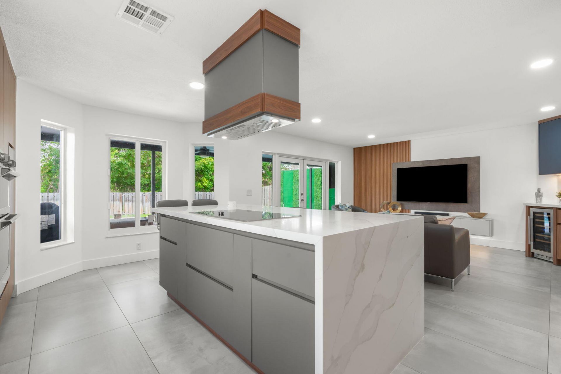 52 Gables Boulevard, Weston, FL 33326 Photo