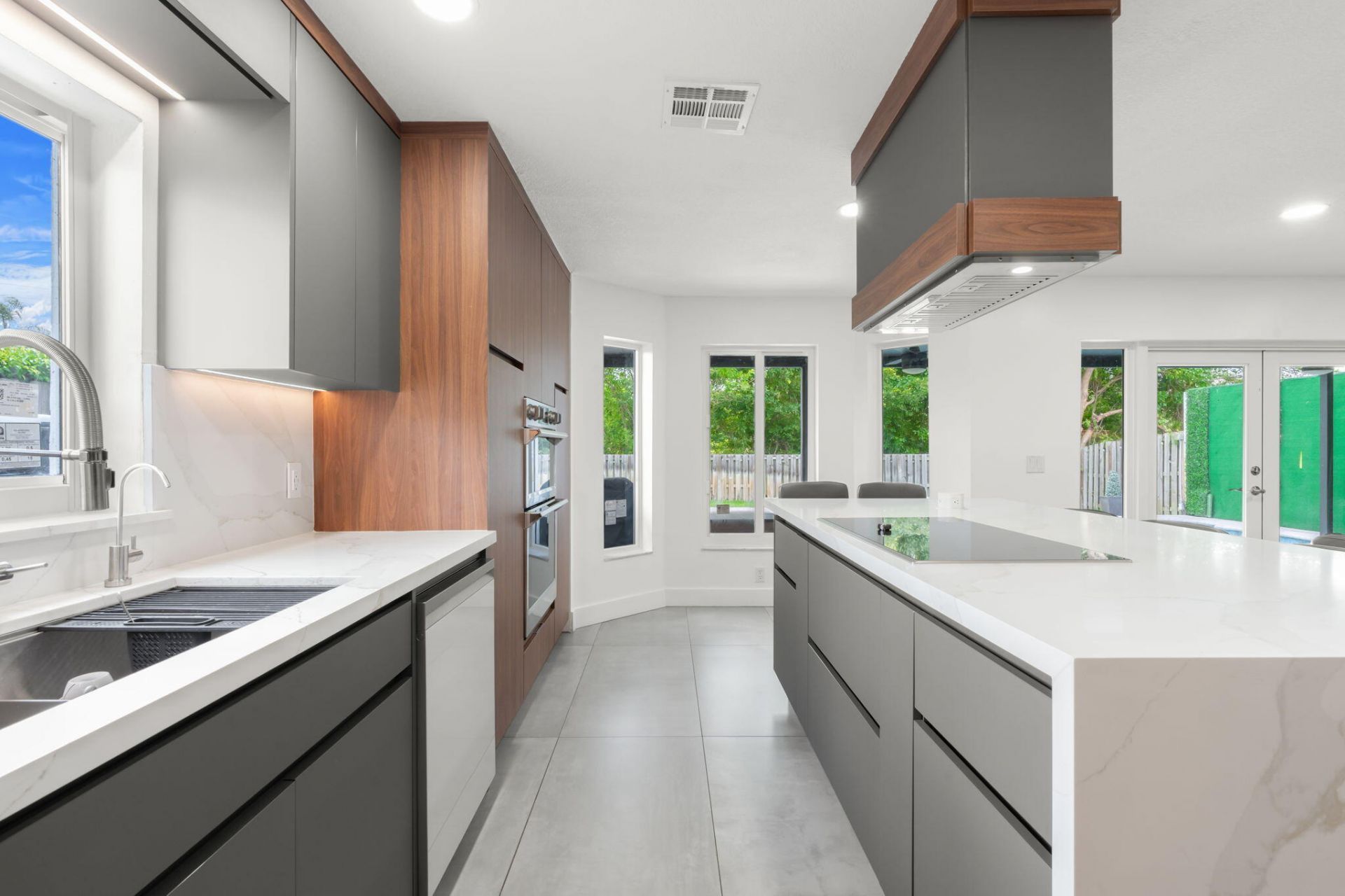52 Gables Boulevard, Weston, FL 33326 Photo