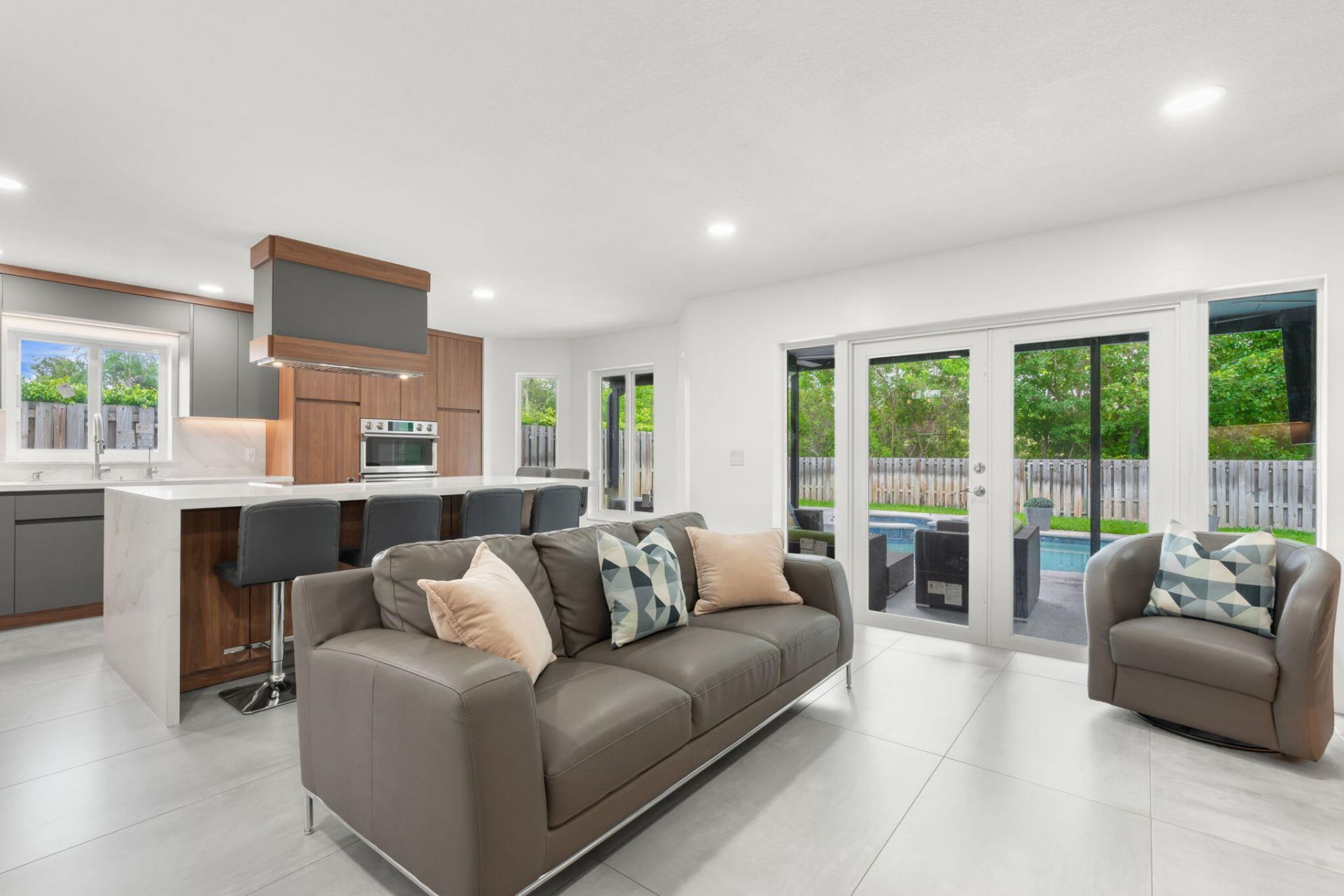 52 Gables Boulevard, Weston, FL 33326 Photo