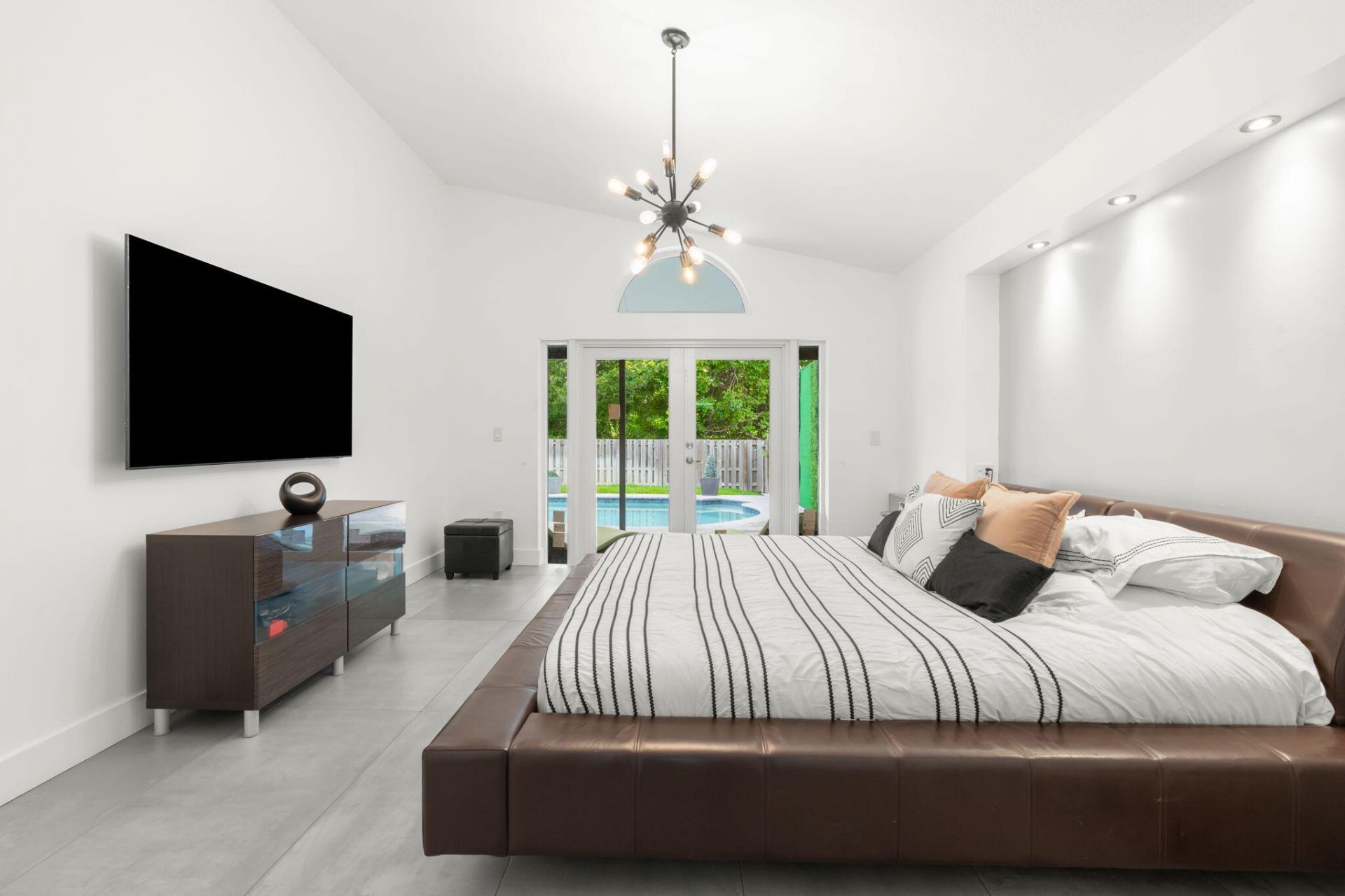 52 Gables Boulevard, Weston, FL 33326 Photo