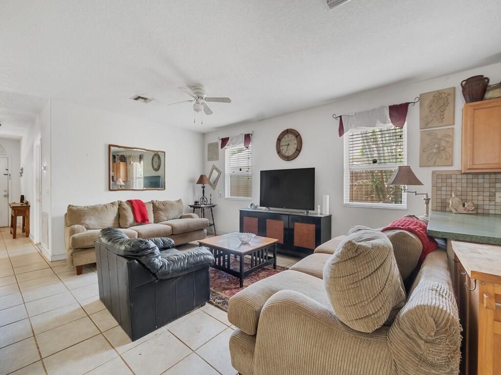 6055 7th Place, Vero Beach, FL 32968 Photo
