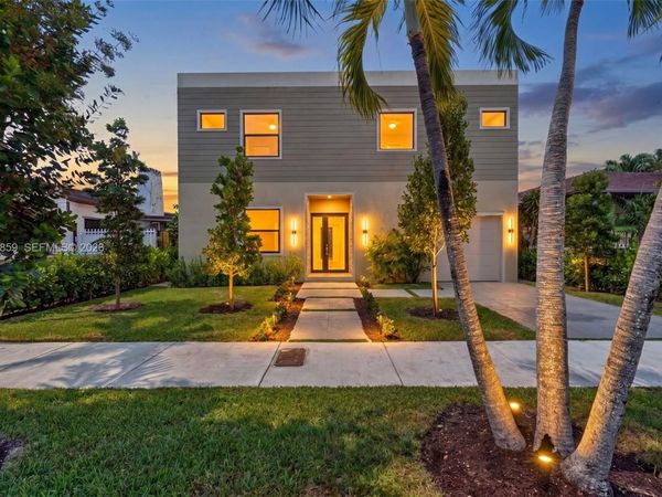 2240 SW 13th St , Miami, FL 33145