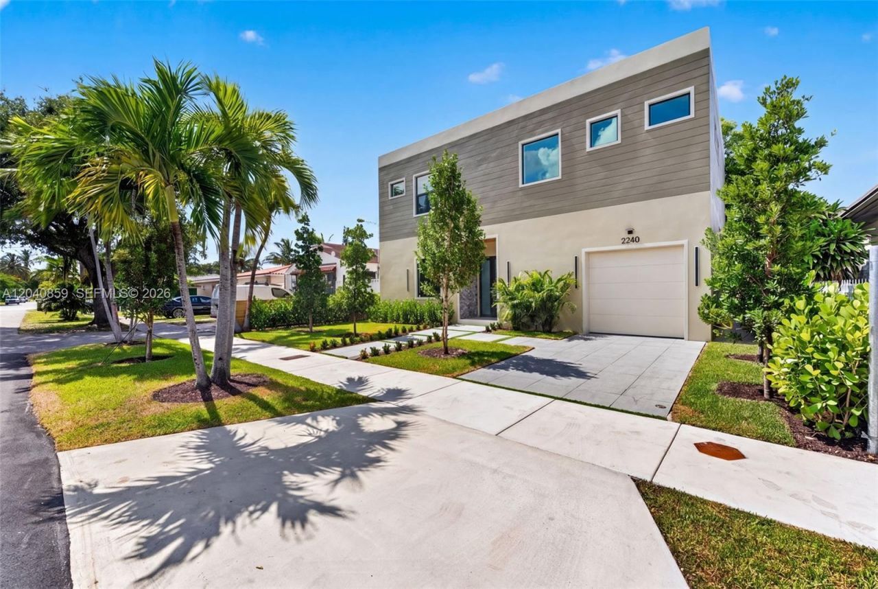 2240 SW 13th St, Miami, FL 33145 Photo