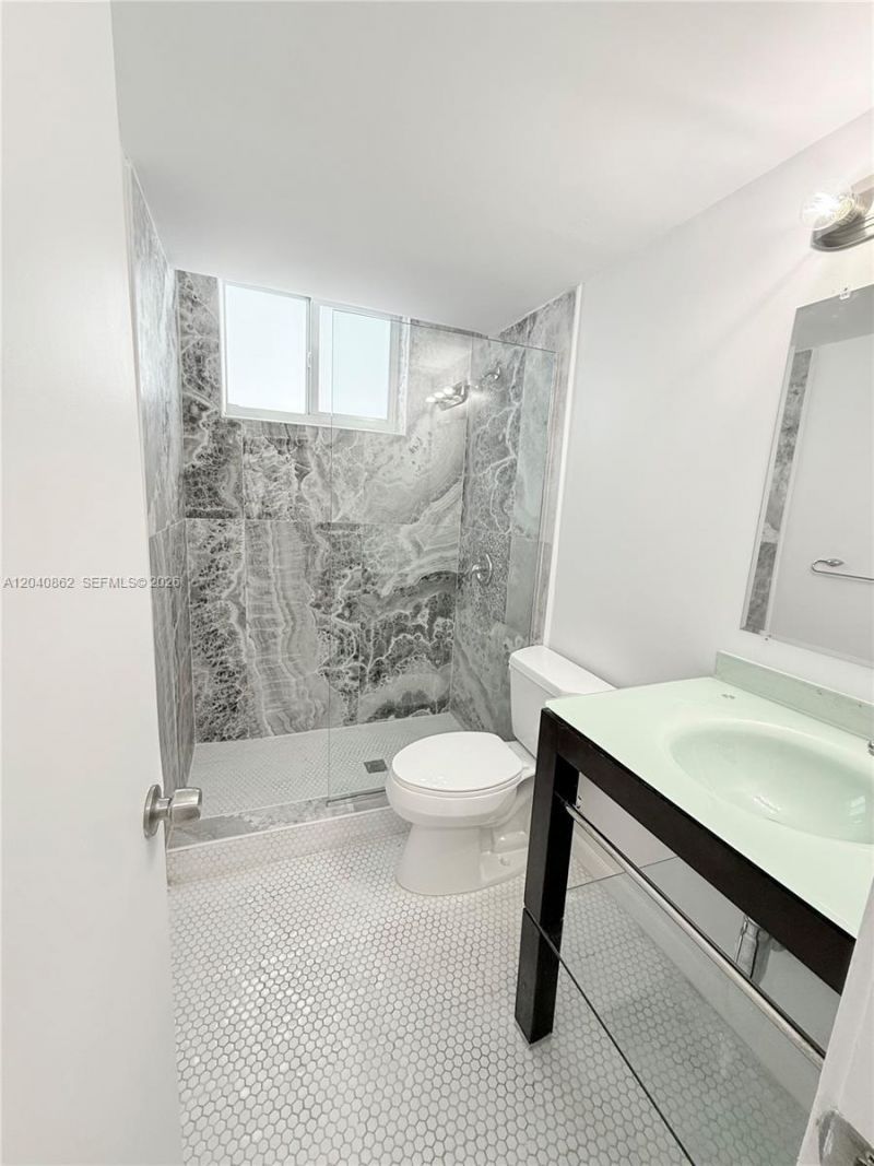 1150 Euclid Ave, Unit 210, Miami Beach, FL 33139 Photo