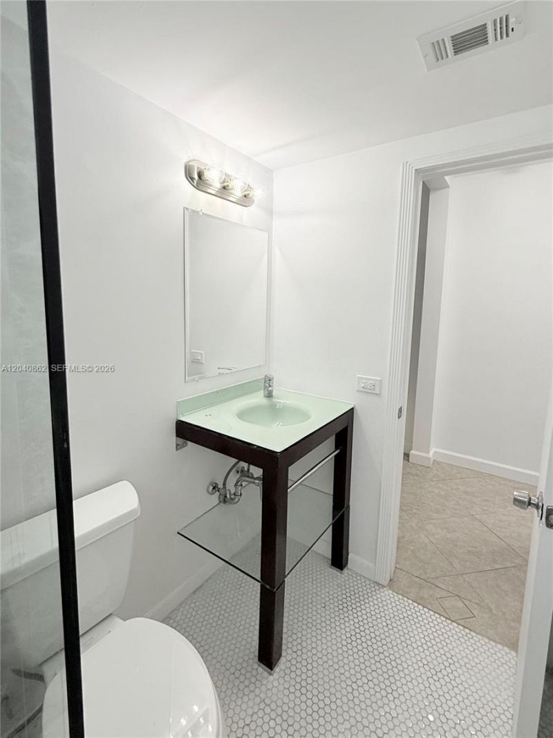 1150 Euclid Ave, Unit 210, Miami Beach, FL 33139 Photo