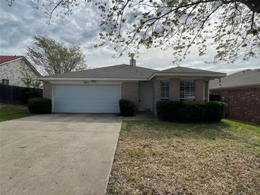 2213 Rolling Creek Run, Fort Worth, TX 76108