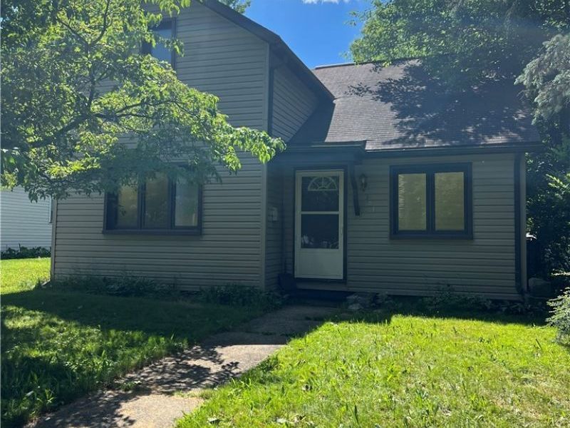 304 E 4th Street, Dover, OH 44622 Photo 3