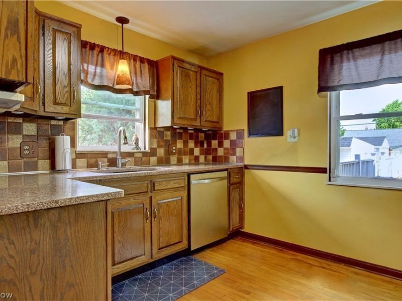 16204 W Park Road, Cleveland, OH 44111 Photo 10