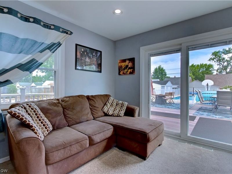 16204 W Park Road, Cleveland, OH 44111 Photo 13