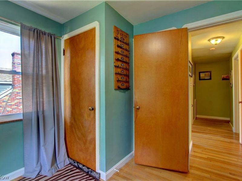16204 W Park Road, Cleveland, OH 44111 Photo 22