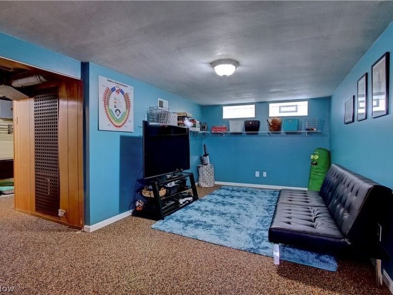 16204 W Park Road, Cleveland, OH 44111 Photo 24