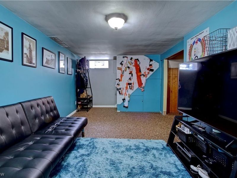 16204 W Park Road, Cleveland, OH 44111 Photo 25