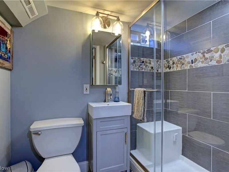 16204 W Park Road, Cleveland, OH 44111 Photo 27