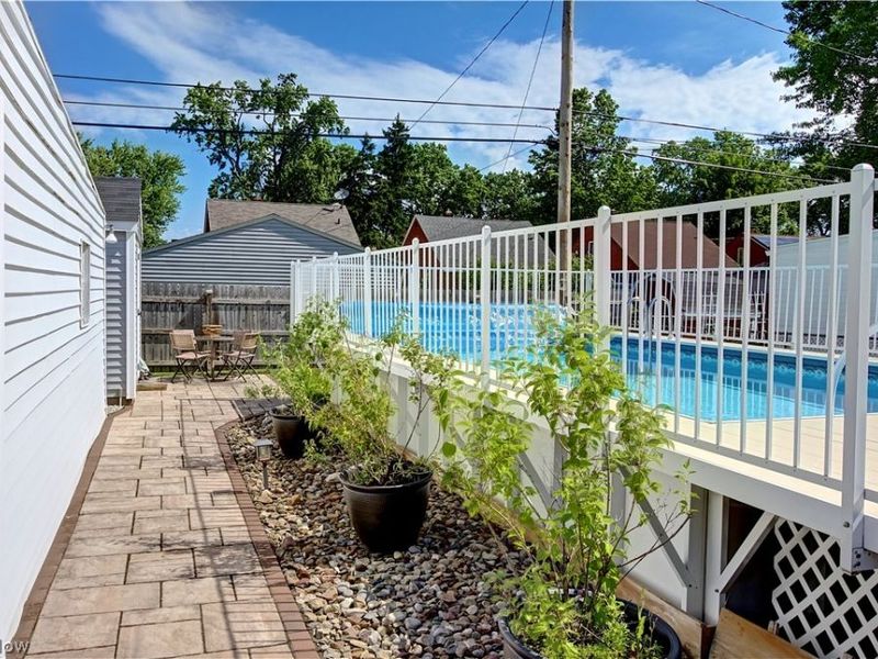 16204 W Park Road, Cleveland, OH 44111 Photo 37
