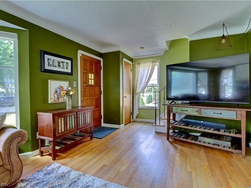 16204 W Park Road, Cleveland, OH 44111 Photo 4