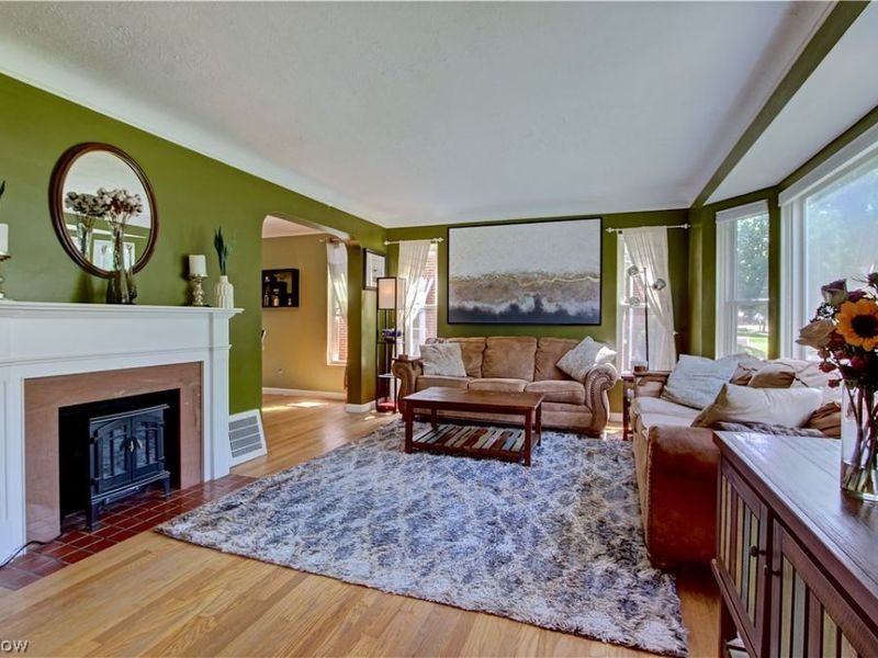 16204 W Park Road, Cleveland, OH 44111 Photo 5
