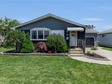 61 Bay Lane, Buffalo, NY 14225