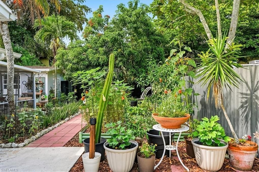 3880 Estey Ave , Naples, FL 34104 Photo