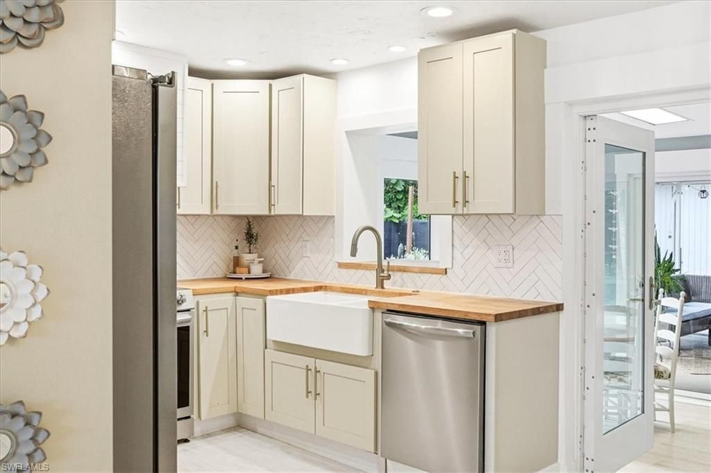 3880 Estey Ave , Naples, FL 34104 Photo