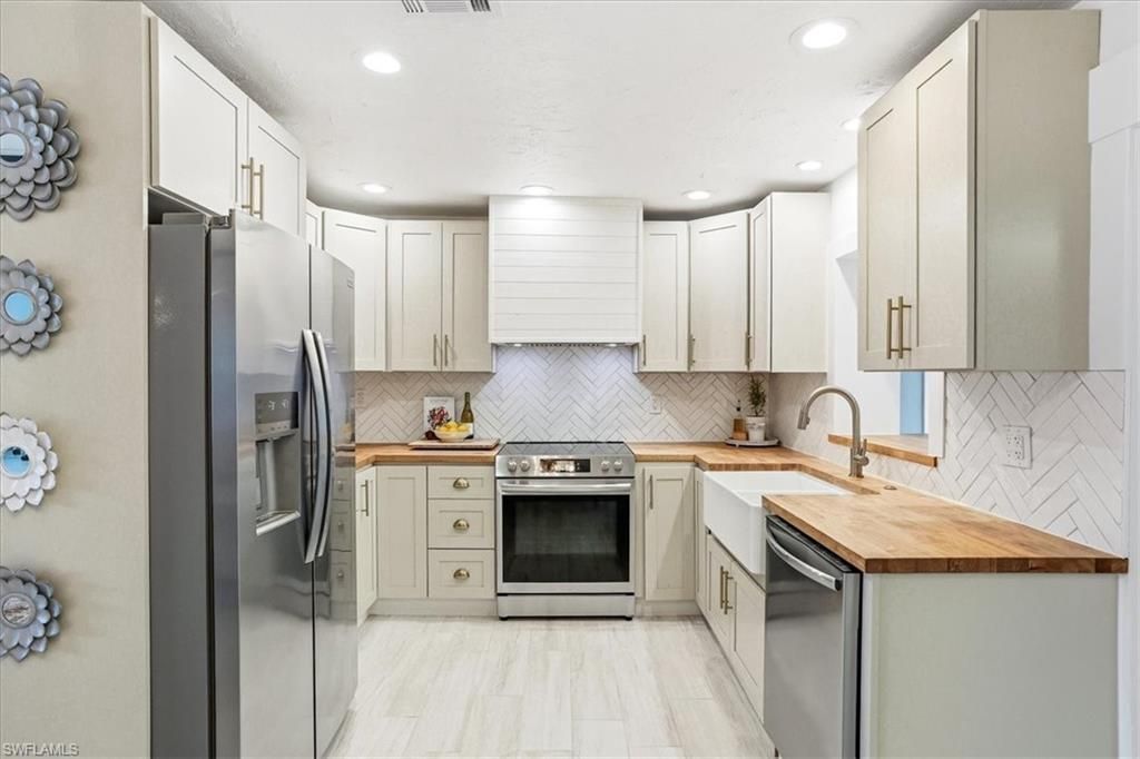 3880 Estey Ave , Naples, FL 34104 Photo