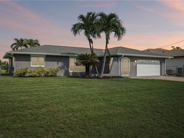 2206 SE 10th PL, CAPE CORAL, FL 33990