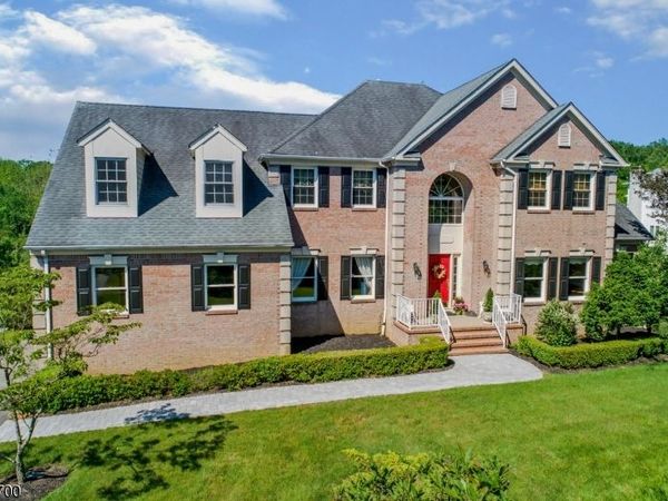 36 Beacon Hill Dr, Chester, NJ 07930