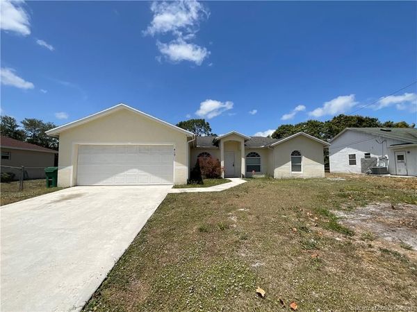 419 SW Meadow Terrace , Port St Lucie, FL 34984