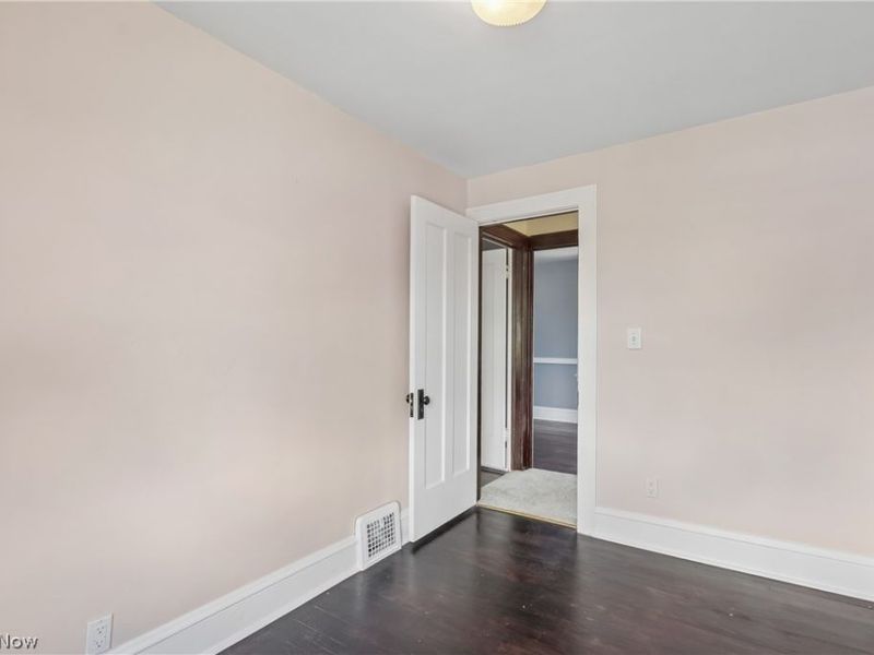 14606 Bartter Avenue, Cleveland, OH 44111 Photo 32
