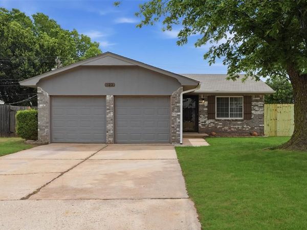 522 S Meadow Lane, Mustang, OK 73064
