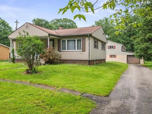 1090-1094 N Darby Rd , Hermitage, PA 16148