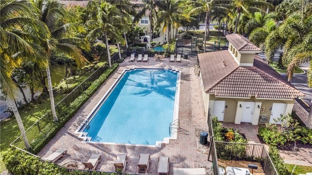 291 Lake Monterey Circle, Boynton Beach, FL 33426 Photo