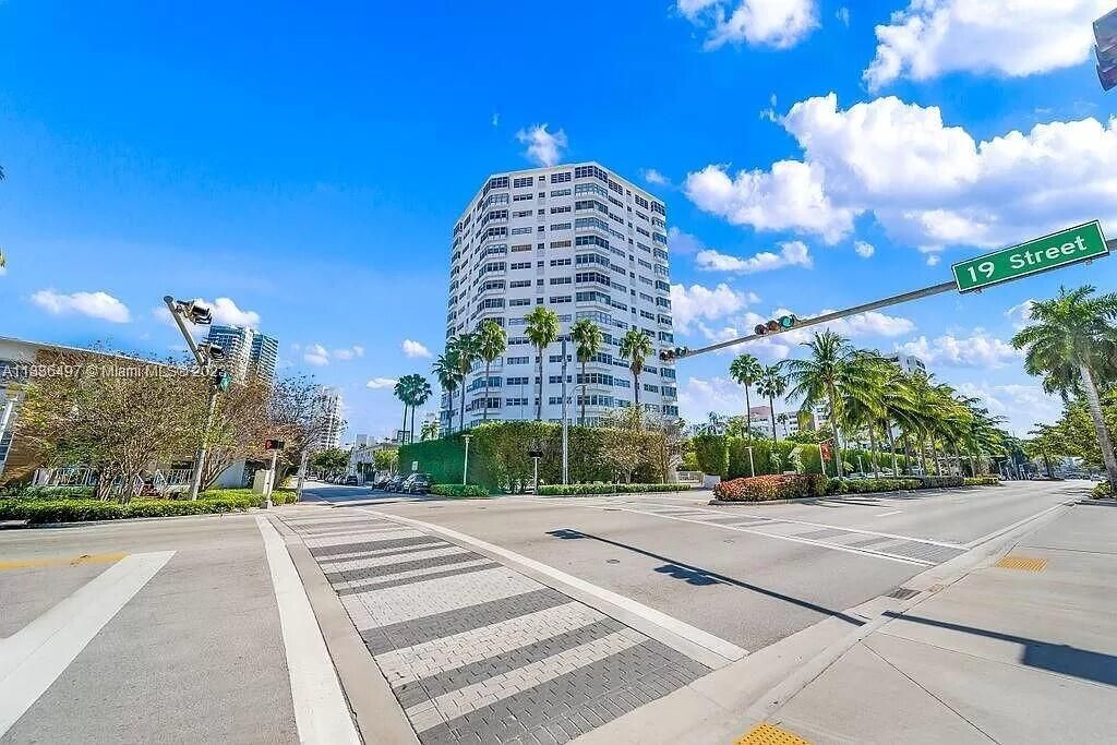 1881 Washington Avenue, Unit 2g, Miami Beach, FL 33139 Photo