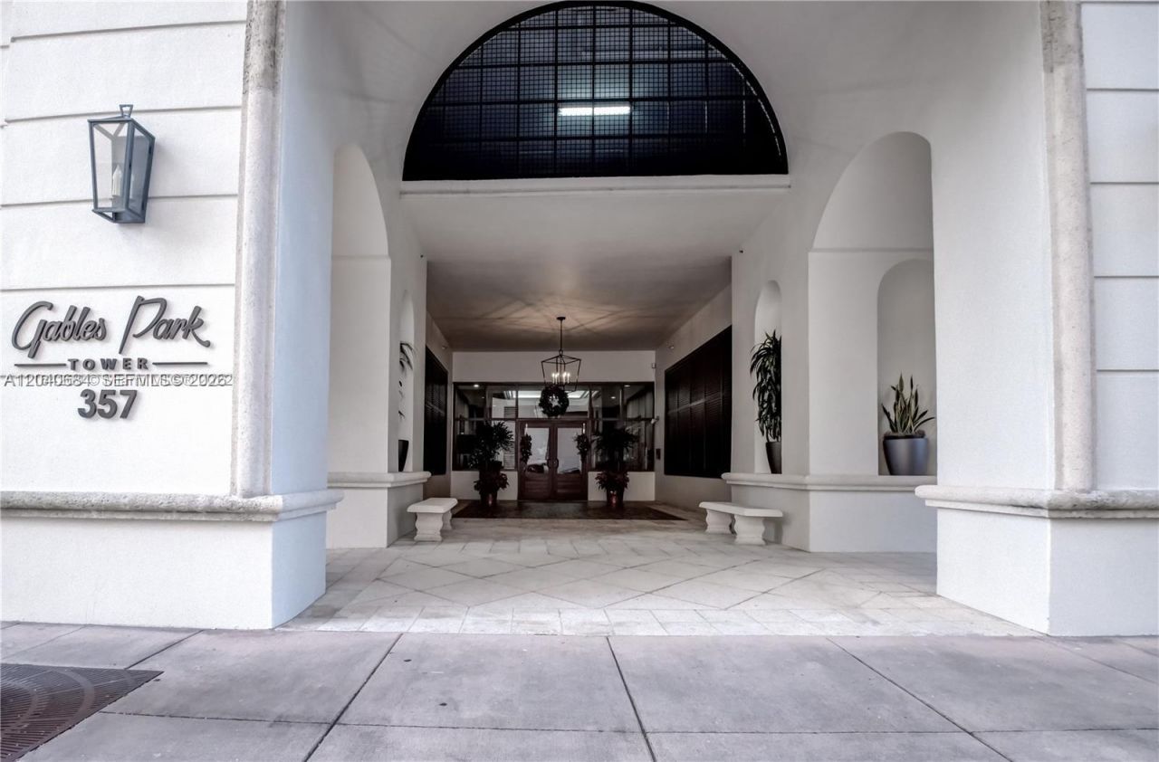 357 Almeria Ave , Unit 703, Coral Gables, FL 33134 Photo