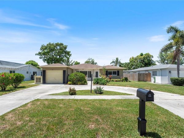 5160 SW 8th St , Margate, FL 33068