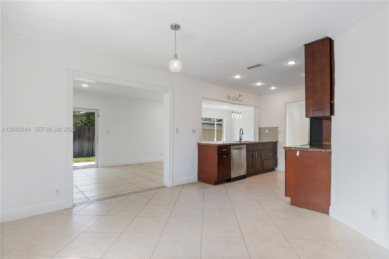 5160 SW 8th St , Margate, FL 33068 Photo