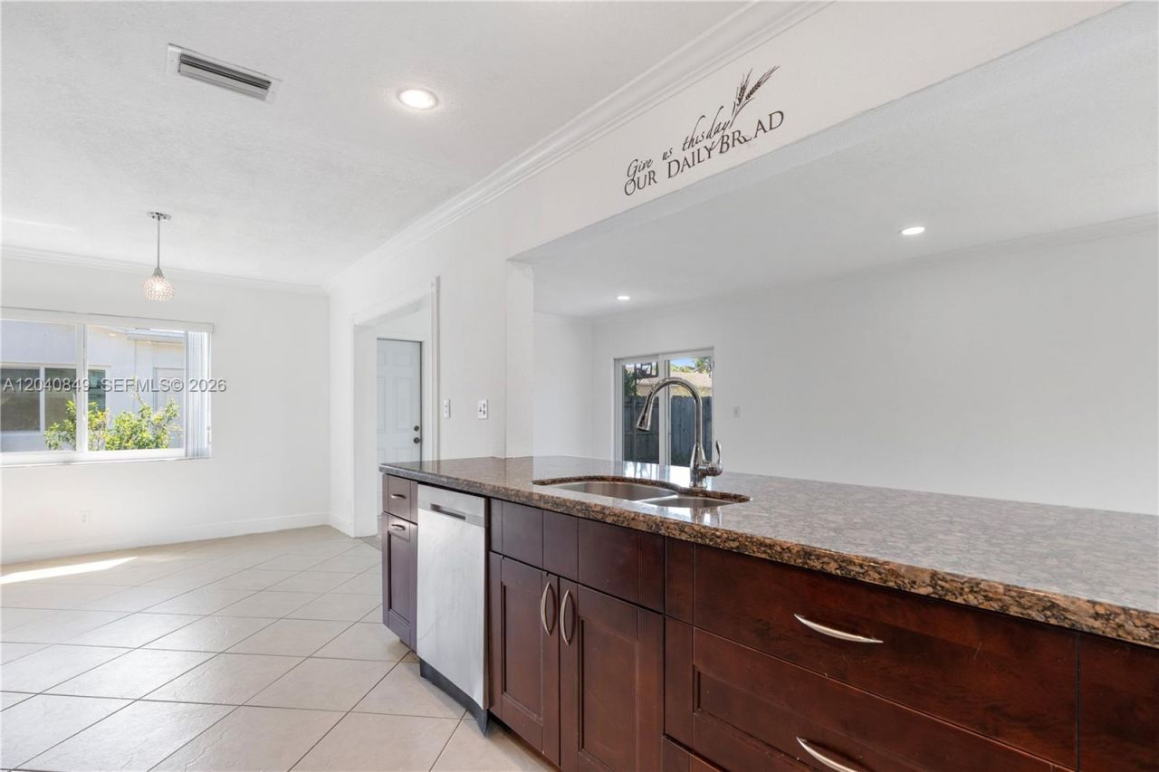 5160 SW 8th St , Margate, FL 33068 Photo