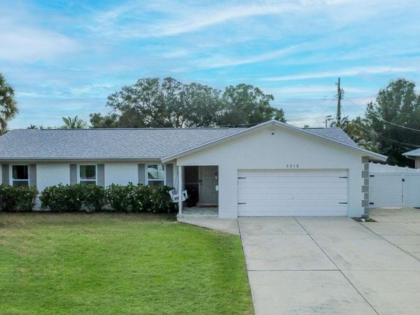 5218 VENETIAN BOULEVARD NE, ST PETERSBURG, FL 33703