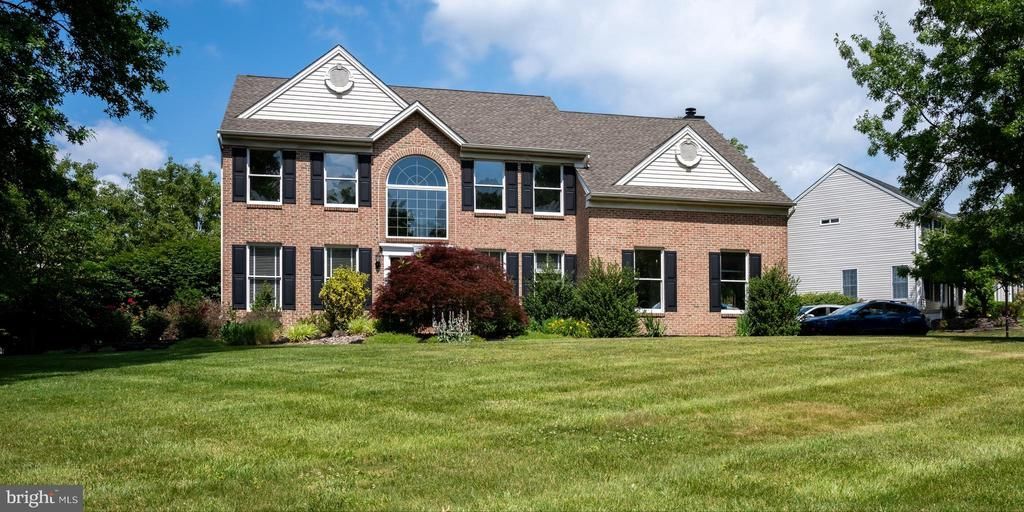 4502 SCENIC VIEW CIRCLE, DOYLESTOWN, PA 18902