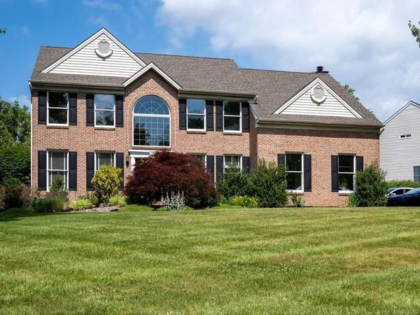 4502 SCENIC VIEW CIRCLE , DOYLESTOWN, PA 18902