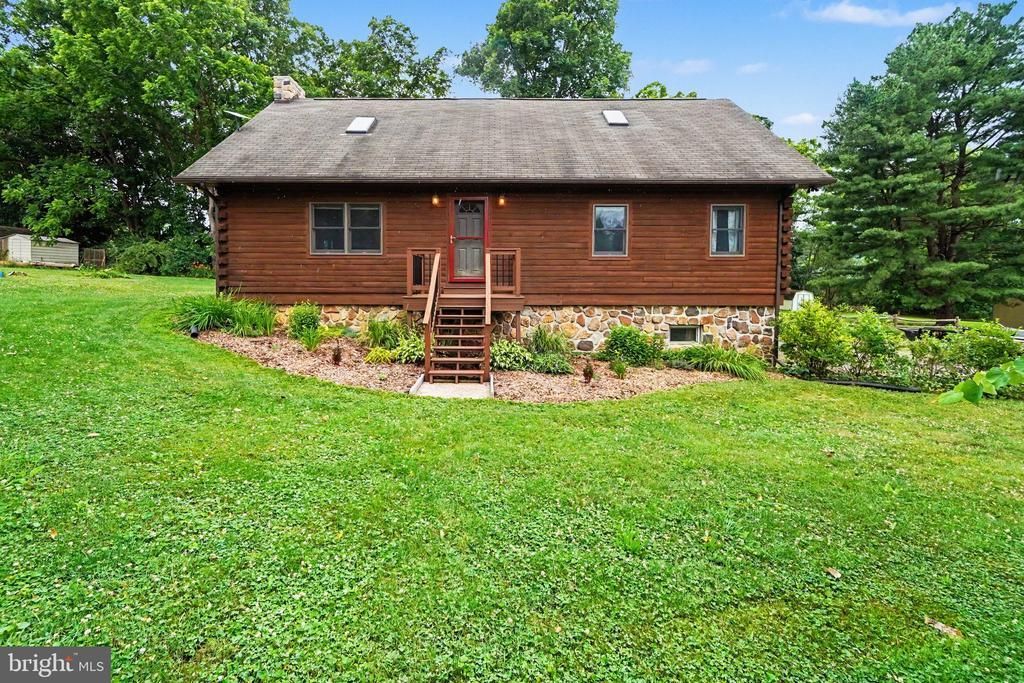 45 BAKER LANE, LANDISBURG, PA 17040