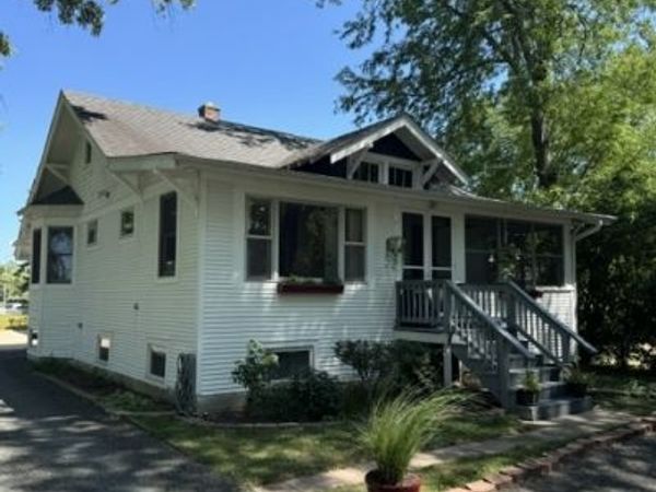 255 S Happ Road, Northfield, IL 60093