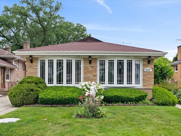7357 N Crawford Avenue , Lincolnwood, IL 60712