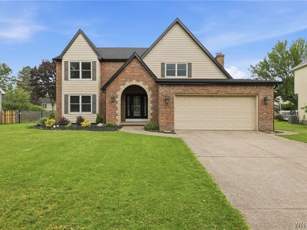 11 Bywater Court , Buffalo, NY 14221