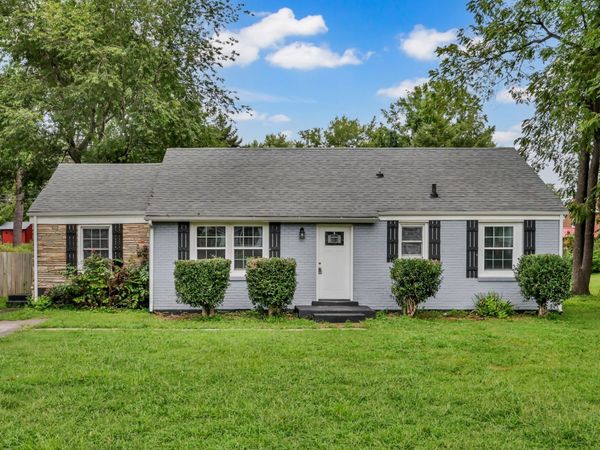 135 N Meadow Dr, Clarksville, TN 37043