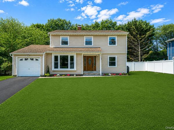 130 Greenbelt Parkway , Holbrook, NY 11741