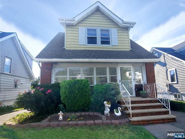 33 Garden Avenue, BELLEVILLE, NJ 07109