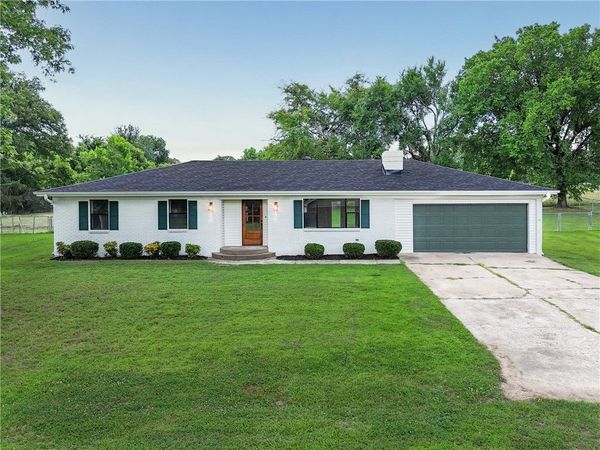 1 Lakeview Circle , Clarksville, AR 72830
