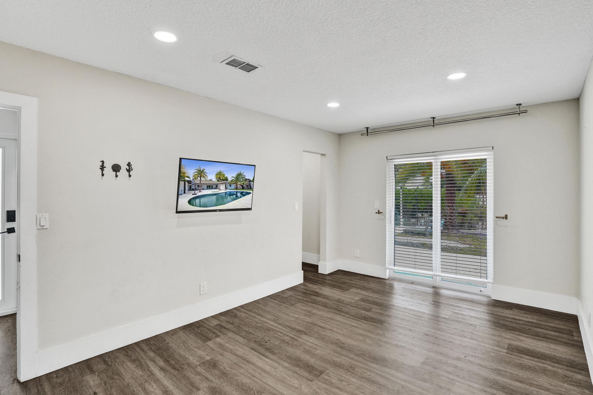 343 Layne Boulevard, Hallandale Beach, FL 33009 Photo