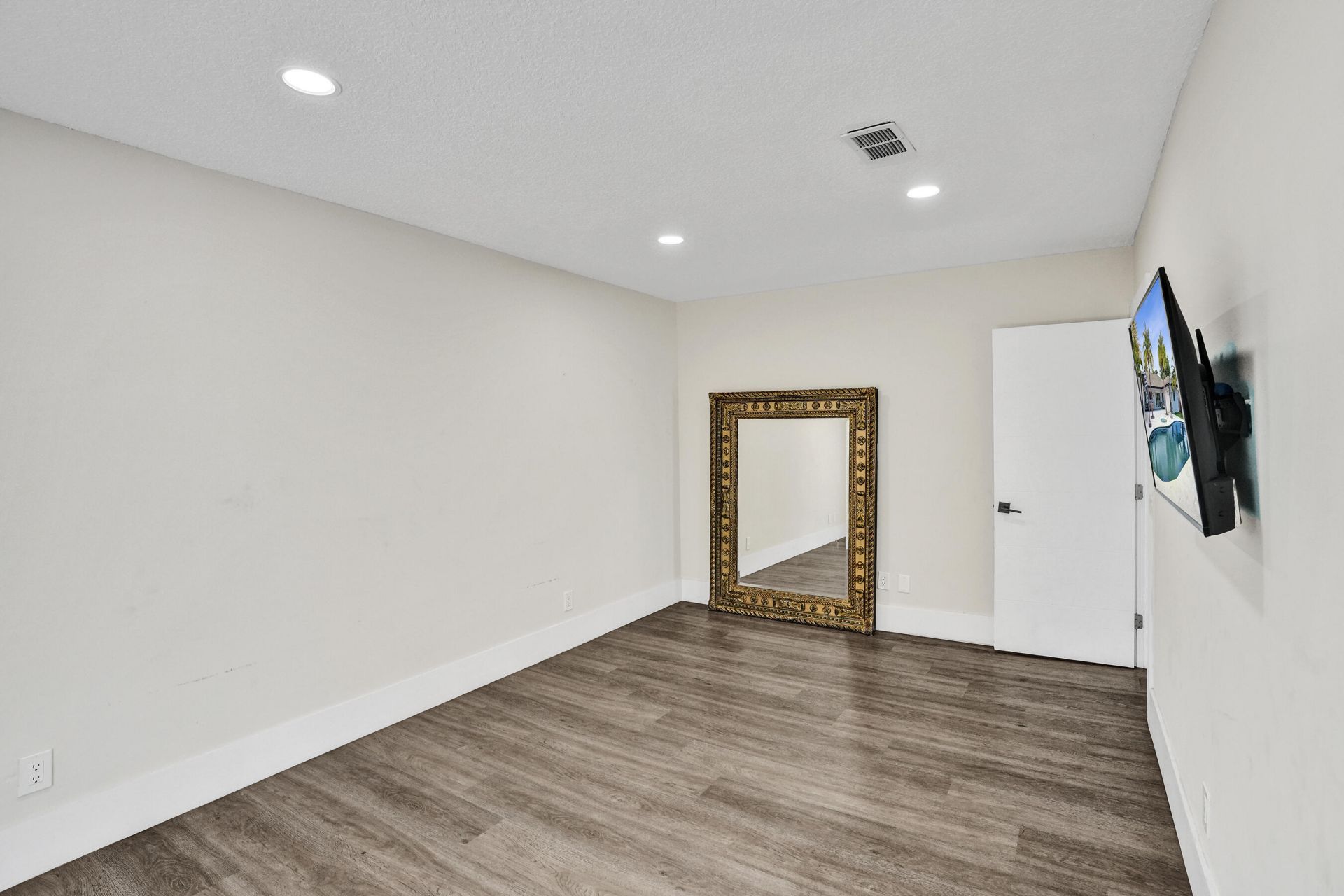 343 Layne Boulevard, Hallandale Beach, FL 33009 Photo